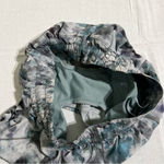 Lululemon  Hotty Hot Low Rise Short 2.5" Kaleidofloral Multi / Blue Cast W7ATHR Photo 3