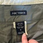 Arc’teryx Rampart Hiking Climbing Long Cargo Shorts. Size 10. Gray Photo 3