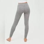 Aerie Women’s Offline by Regular Rise Short Inseam Warmup Legging Heather Gray M Photo 1