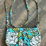 Vera Bradley Vera‎ Bradley - Island Bloom Cross Body Purse Photo 0