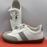 New J Sport Cecily Women’s Sneaker Suede White/Grey Low Top Shoes Size 6.5 US White Photo 0