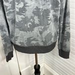 Splendid Women's Leaf Camo Crewneck Sweatshirt Gray Size S Casual Long Sleeve Photo 6