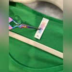 LuLaRoe  Size XS Kelly Green Scoop Neck Round Hem Short Sleeve Tee Shirt Top Photo 6