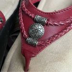 Minnetonka TITLE
Silverthorne Red Leather Thong Sandals Women’s 8 | Western Photo 9