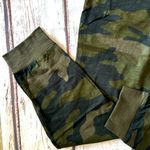 PINK - Victoria's Secret Pink By Victoria’s Secret Light Weight Camo Crop Top Sweatsuit Photo 3