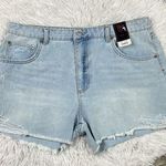 No Boundaries NWT.  Destructed midi short. High rise. Size 17 Photo 3
