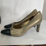 Salvatore Ferragamo Vintage 90s Ferragamo Cap Toe Black Gold Heels Leather Pumps Size 10B Photo 3