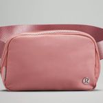 Lululemon Everywhere Belt Bag Photo 0