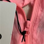 Alo Yoga  NWT Cropped 1/4 Zip Aerial Pullover Lightweight Jacket Neon Bubblegum Photo 11