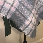 David & Young  plaid fringe wrap scarf shawl pink grey Photo 3