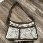 LeSportsac  Deluxe Everyday Bag and matching pouch Photo 0