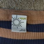 Offline Striped V Photo 1