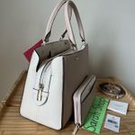 Kate Spade Purse & Wallet Photo 3