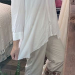 Grace Elements  white top size large Photo 0