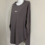 Gymshark Open Back Ark Long Sleeve Shirt Women’s Medium Athletic Gray Top Photo 3