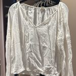 Sun & Shadow White linen style v neck blouse Photo 3