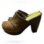 Kensie Girl Studded Faux Suede Platform Clogs. Size 6. Camel Color Brown Photo 2