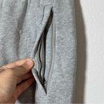 Adidas  PrimeGreen Women Gray SweatPants Athletic size Small. Photo 4