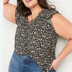 Old Navy Ruffled Crinkle-Texture Tie-Front
Stylish Animal Print Women's Top L Photo 0