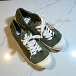 le temps des cerises Olive Green Canvas 8.5 Cherry Embroidered Sneakers Sz 39 Photo 1