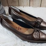 ROS HOMMERSON Size 9 Taupe, Metallic, Brown Solid Narrow Kitten Heels Photo 4