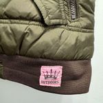 Pennsylvania Embroidered Olive Green Faux Fur Trim Puffer Vest Size Medium Photo 10