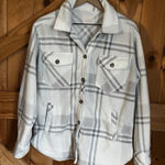 Ultra Flirt  Woman's Medium White Gray Plaid Shacket Fleece Jacket Photo 0
