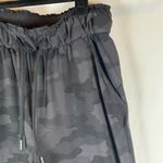 Lululemon Stretch High Rise Crop 23" Camo Pants Women's Size 2 Black Activewear Photo 7