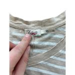 Faherty  Oceanside Linen Relaxed V Neck Tee In Hamptonstripe Size XS Tan White Photo 6