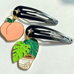 Handmade peach & plant dangle hair clips set of 2!🍑 Photo 0