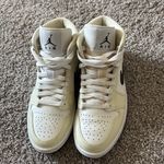 Nike Coconut milkk air Jordan Mid Photo 1