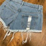 ZARA NWT  Buttom Fly Frayed Hem Jean Shorts Sz 6 Light Medium Wash Photo 5