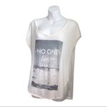 Hollister Graphic Beach Cap Tee White Gray Size Small Photo 3