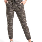 Athleta Farallon Camo Jogger size 6 high waist Photo 0