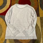 Everlane Light Grey Slim Fitting Knit Crewneck Sweatshirt Women’s Size Medium Photo 0