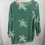 Woman’s Green Top with White Floral Embroidery Size 2X Photo 5