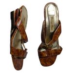 Vtg 1980s Carriage Court Brown Faux Patent Tortoiseshell Wedge Sandals Sz 7 Photo 1