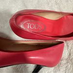 Tod's Size 9.5 Women's Bold Pink Heels Almond Toe Pumps Classic Heritage Chic Photo 5