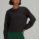 Lululemon black braided sleeve cropped pullover sweater size 8, style #LW3EVVS Photo 0