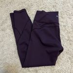 Lululemon in movement leggings 25" black currant size 8 Photo 1