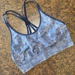 Women’s B&W Tie Photo 0