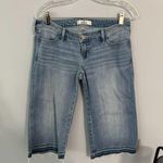 Hollister Light Wash Longer Length Bermuda Shorts / Short Capris Size 0 / W 24 Photo 0