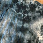 Strut this  Women’s Blue & White Tie Dye Sweatshirt Photo 2