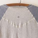 Lululemon  Spincity Tee White & Gray Raglan Sleeve Photo 8