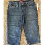 Elle New With Tags Capri Jeans ~ Size 10 ~ Medium Wash Photo 0