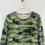 Bobbie & Brooks Bobbie Brooks Long Sleeve Camo Cropped Shirt Womens Small Green Photo 1