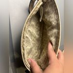 Simply Noelle  Crossbody Hand Bag Purse Adjustable Strap Tan Zipper Front Pocket Photo 4