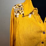 Faherty Dark Western Pompano shirt SZ M Country Cowgirl Fall Boho Fall Cottage Gold Size M Photo 1