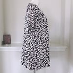 Ellen Tracy  Blouse Bali Animal Print V-Neck Top Size L New w/Tag $69.50 Photo 1