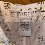 Geoffrey Beene Geoffrey‎ Beene White and Green Leaf Print Sleeveless Shirt Size 4 Photo 2